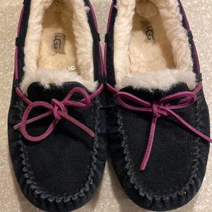 Ugg size 4 moccasins